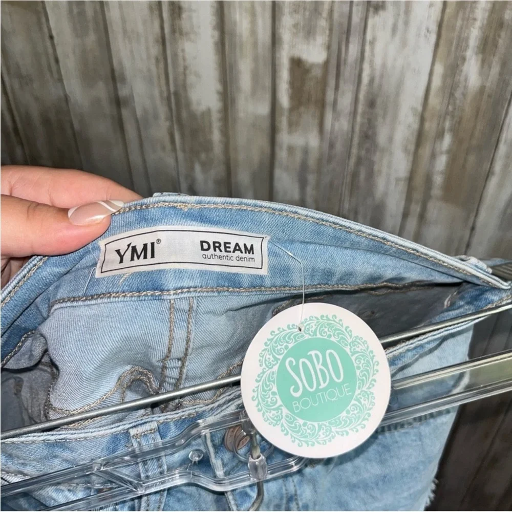 NWT YMI One Button High Rise Distressed Shorts - Picture 5 of 5